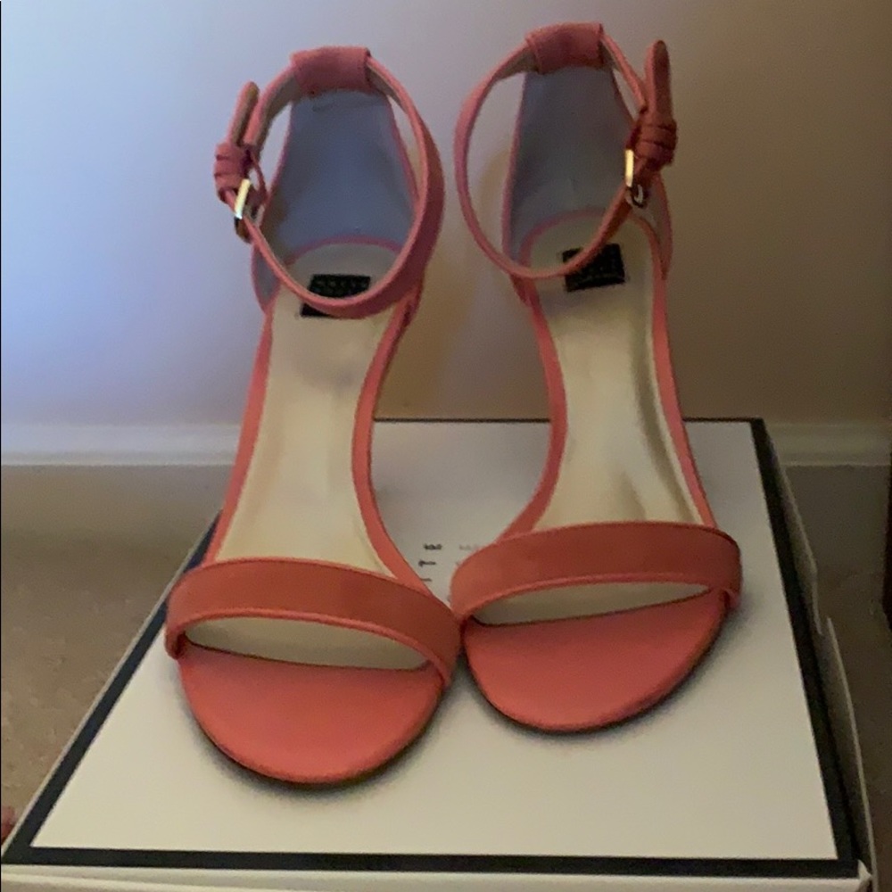 Shoes - Picture 4 of 4